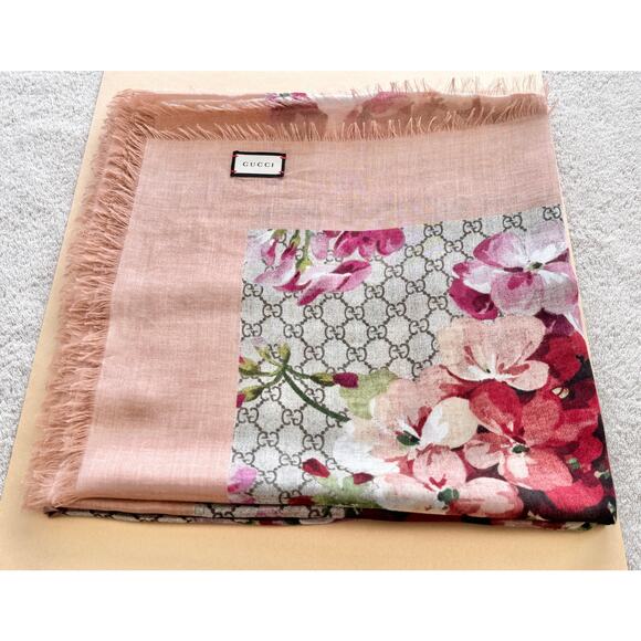 Like New: Gucci Blooms Modal Silk Shawl/Scarf, 140x140cm, Pink Floral 2016-2017 - Picture 7 of 16